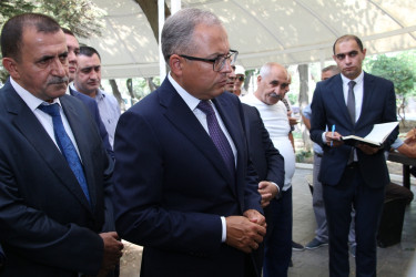 Rayon İcra Hakimiyyətinin başçısı Bayıl yaşayış massivində sakinlərlə görüş keçirib