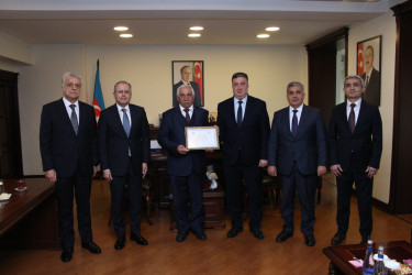 Səbail rayon Ağsaqqallar şurasının sədri Baba Bayramlı 75 illik yubileyi münasibətilə təbrik olundu