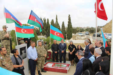 İsmayıl Hüseynovun Vətən müharibəsində şəhid olmasının ildönümü münasibətilə məzarı ziyarət olundu