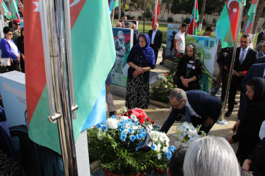 Azərbaycan Silahlı Qüvvələrinin mayoru İlkin Əhədzadənin şəhid olmasının ildönümü ilə əlaqədar II Fəxri Xiyabandakı məzarı ziyarət olundu