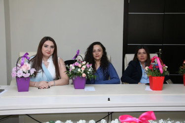 8 Mart – Beynəlxalq Qadınlar Günü münasibətilə Səbail Rayon İcra Hakimiyyətinin xanım əməkdaşları təbrik edilib