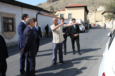 Rayon İcra Hakimiyyətinin başçısı Bibiheybət qəsəbəsində sakinlərin müraciətlərini dinləmiş və əraziyə baxış keçirmişdir