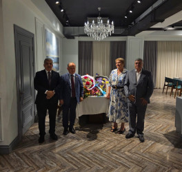 Səbail rayon Müharibə və Əmək Veteranları Təşkilatının sədri Adilə Yaqubova yubileyi münasibətilə təbrik edilib
