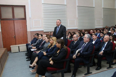 Səbail Rayon İcra Hakimiyyətində payız-qış mövsümünə hazırlıqla bağlı müşavirə keçirilib