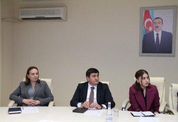 Səbail Rayon İcra Hakimiyyətində “Dövlət orqanlarında inzibati vəzifələrin tutulması şərtləri və qaydaları” mövzusunda təlim keçirilmişdir