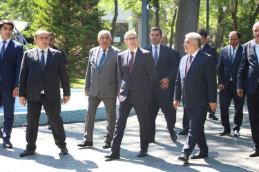 Rayon İcra Hakimiyyətinin başçısı Qafur Məmmədovun adını daşıyan parka baxış keçirmişdir