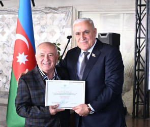 Yeni Azərbaycan Partiyası Səbail rayon təşkilatının yaradılmasının 33-cü ildönümünə həsr olunmuş tədbir