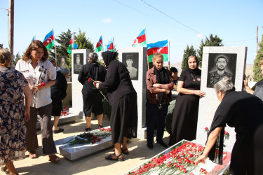 Səbail rayonunda Anım Günü ilə əlaqədar şəhidlərin məzarları ziyarət olundu