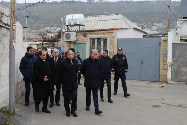 Rayon İcra Hakimiyyətinin başçısı 20-ci sahə yaşayış massivində yeni asfalt örtüyü çəkilmiş küçələrə baxış keçirmiş, sakinlərin müraciətlərini dinləmişdir