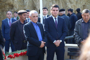 Şükürlü Nicat Ayaz oğlunun şəhid olmasının ildönümü ilə bağlı məzarı ziyarət olundu