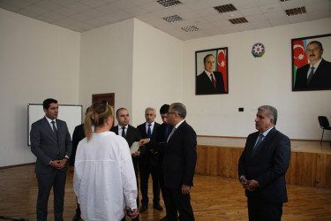 Rayon İcra Hakimiyyətinin başçısı Badamdar qəsəbəsində sakinlərlə səyyar görüş keçirib