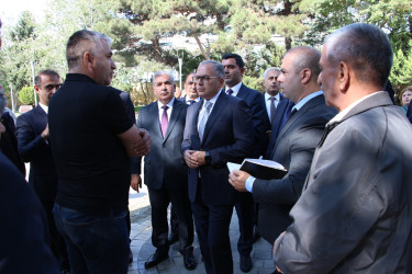 Rayon İcra Hakimiyyətinin başçısı Badamdar qəsəbəsində sakinlərlə səyyar görüş keçirib
