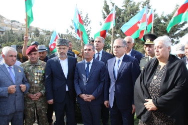 Səbail rayonunda Anım Günü ilə əlaqədar şəhidlərin məzarları ziyarət olundu