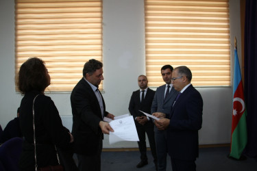 Rayon İcra Hakimiyyətinin başçısı 20-ci sahə yaşayış massivində sakinlərlə səyyar qəbul keçirmişdir