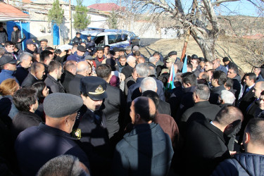 Rayon İcra Hakimiyyəti başçısının Arif İsmayılov küçəsində sakinlərlə görüşü