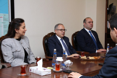 Səbail rayon sakini, xalq artisti Mənsum İbrahimovla Rayon İcra Hakimiyyətinin başçısı görüş keçirmişdir