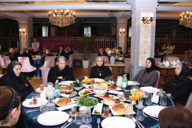 Səbail rayonunda Ümummilli Liderin anım günü ilə əlaqədar ehsan süfrəsi təşkil olunub