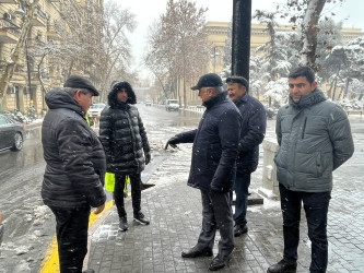 Qarlı hava şəraiti ilə əlaqədar Səbail rayonu ərazisində nəzarət tədbirləri həyata keçirilir