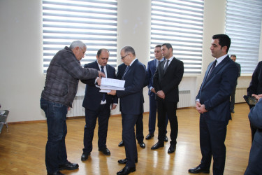 Rayon İcra Hakimiyyətinin başçısı Bayıl yaşayış massivində sakinlərlə səyyar görüş keçirib