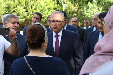 Rayon İcra Hakimiyyətinin başçısı Badamdar qəsəbəsində sakinlərlə səyyar görüş keçirib