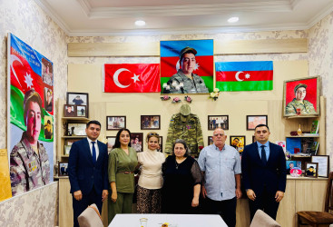 Səbail rayonunda şəhidlərin ailə üzvləri ziyarət olunur