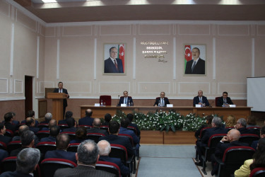 Səbail Rayon İcra Hakimiyyətində payız-qış mövsümünə hazırlıqla bağlı müşavirə keçirilib