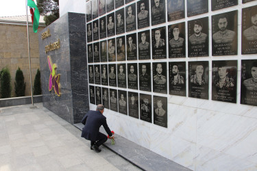 Badamdar qəsəbəsində yerləşən “Şəhidlər” abidə kompleksi ziyarət edilmişdir