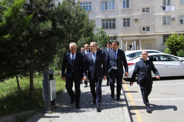 Rayon İcra Hakimiyyətinin başçısı “Bizim həyət" layihəsi çərçivəsində yenilənən həyətə baxış keçirib