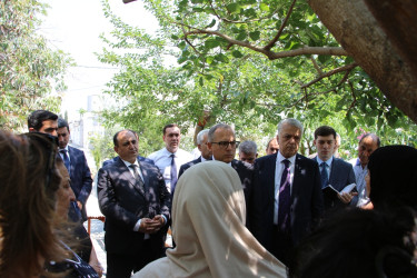 Rayon İcra Hakimiyyətinin başçısı Bibiheybət yolu ünvanında sakinlərlə görüş keçirib