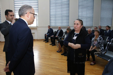Rayon İcra Hakimiyyətinin başçısı Bayıl yaşayış massivində sakinlərlə səyyar görüş keçirib