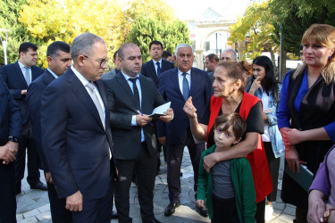 Rayon İcra Hakimiyyətinin başçısı Badamdar qəsəbəsində sakinlərlə səyyar görüş keçirib