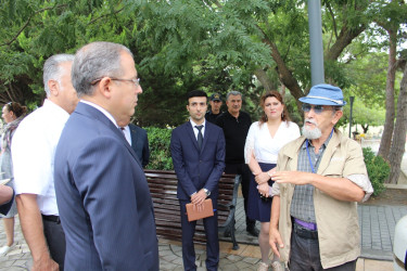 Rayon İcra Hakimiyyətinin başçısı Badamdar qəsəbəsi Heydər Əliyev parkında sakinlərlə növbəti səyyar görüş keçirmişdir