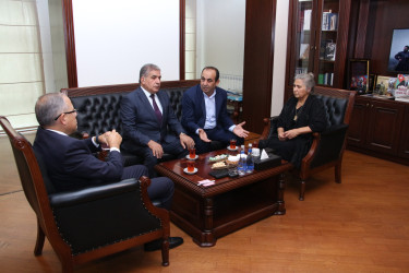 Rayon İcra Hakimiyyətinin başçısı Vətən müharibəsi şəhidi Əli Tağıyevin ailə üzvləri ilə görüş keçirmişdir