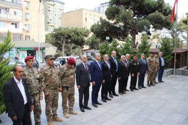 Rayon İcra Hakimiyyətinin başçısı “Şəhidlər” abidə kompleksini ziyarət etmişdir