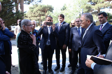 Rayon İcra Hakimiyyətinin başçısı Badamdar qəsəbəsində sakinlərlə səyyar görüş keçirib