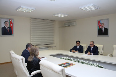 Rayon İcra Hakimiyyətinin başçısı şəhid Elçin Quliyevin ailə üzvü ilə görüş keçirmişdir
