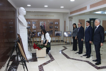 Səbail Rayon İcra Hakimiyyətində Ümummilli Lider Heydər Əliyevin anadan olmasının 103-cü ildönümü həsr olunmuş tədbir keçirilmişdir