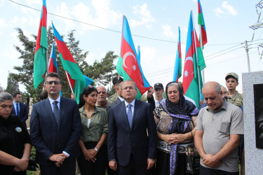 Şəhid Əliyev Fərid Pirəli oğlunun doğum günü münasibətilə məzarı ziyarət olundu