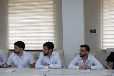 Səbail Rayon İcra Hakimiyyətində Dövlət İdarəçilik Akademiyasının tələbələri ilə görüş keçirilib