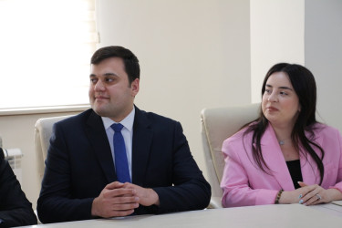 Rayon İcra Hakimiyyətinin başçısı RİHBA-nın məsul əməkdaşı Fikrət Rzayevi yubileyi münasibətilə təbrik etmişdir