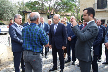 Rayon İcra Hakimiyyətinin başçısı Bibiheybət qəsəbəsində sakinlərlə səyyar görüş keçirib