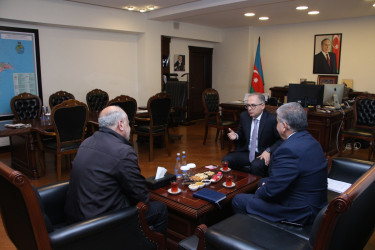 Rayon İcra Hakimiyyətinin başçısı Vətən müharibəsi şəhidi Fərid Əliyevin atası ilə görüş keçirib