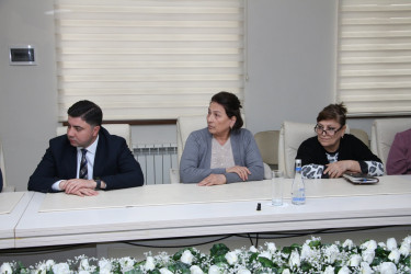 Rayon İcra Hakimiyyətinin başçısı Vuqar Zeynalov RİHBA-nın sektor müdiri Qabil Vahidovu yubileyi münasibətilə təbrik etmişdir