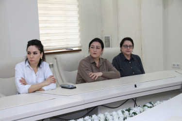 Səbaildə “Uşaqların hüquqları və məsuliyyətləri” mövzusunda keçirilən sorğuda yüksək nəticə göstərmiş şagirdlər ilə görüş keçirilmişdir