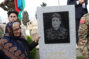 İsmayıl Hüseynovun Vətən müharibəsində şəhid olmasının ildönümü münasibətilə məzarı ziyarət olundu