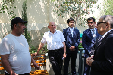 Rayon İcra Hakimiyyətinin başçısı Bibiheybət yolu ünvanında sakinlərlə görüş keçirib