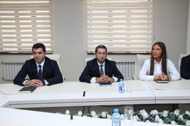 “Şəhərsalma və Memarlıq İli” çərçivəsində Səbail Rayon İcra Hakimiyyətində 18 Oktyabr – Müstəqilliyin Bərpası Gününə həsr olunmuş tədbir keçirilib