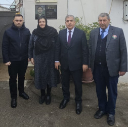 Şəhidlərin ailə üzvləri 31 dekabr - Dünya Azərbaycanlılarının Həmrəylik Günü və Yeni il münasibətilə ziyarət olunub