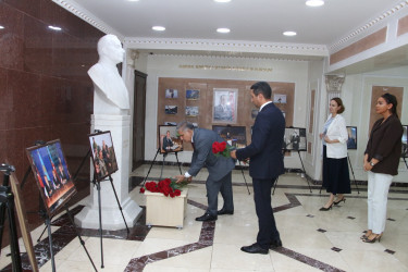 Səbail Rayon İcra Hakimiyyətində “Heydər Əliyev – müasir Azərbaycanın memarlıq irsi” mövzusunda tədbir keçirilib