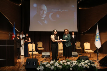 Beynəlxalq Muğam Mərkəzində Ümummilli Lider Heydər Əliyevin anadan olmasının 103-cü ildönümünə həsr olunmuş tədbir keçirilmişdir